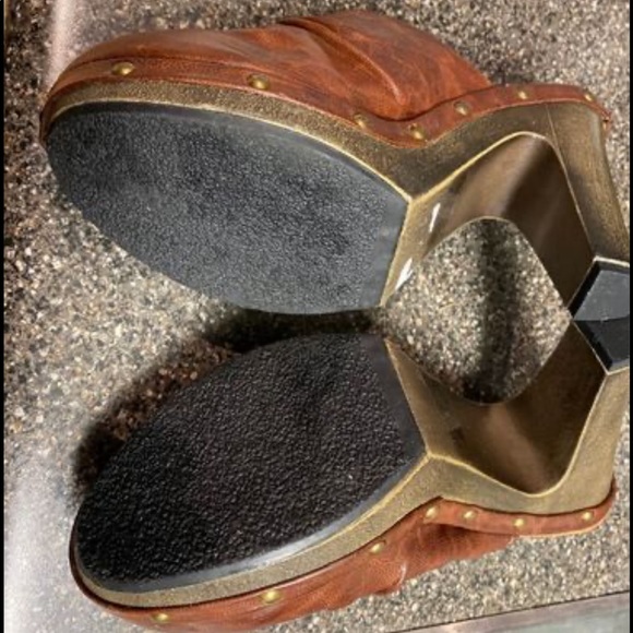 🌟NWOT Wooden Heels - Picture 6 of 8